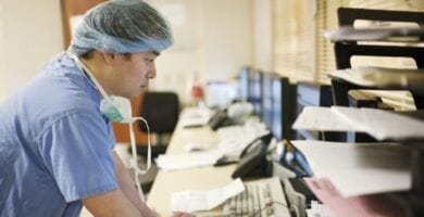 Proyecciones Para 2024: Expertos En Los Temas Relevantes Que Moldearán La Tecnología De La Salud En El Próximo Año